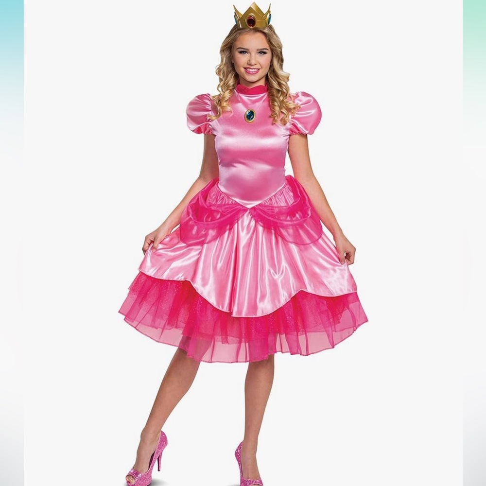 Princess peach costume. Women’s medium.